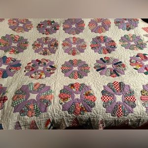 Homemade patchwork hand stitched quilt bedspread, 68”x78”